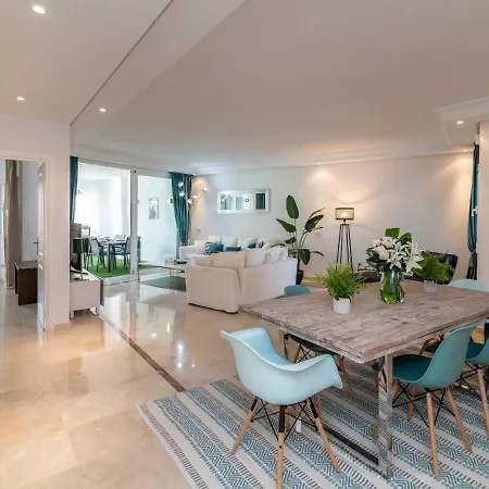 Apartment Vacation Marbella: Beachfront Retreat With Puerto Banus Access Marbella