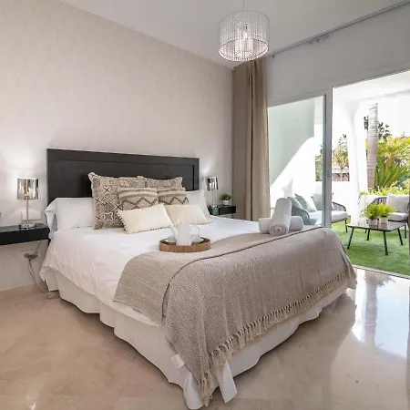 Vacation Marbella: Beachfront Retreat With Puerto Banus Access Apartment