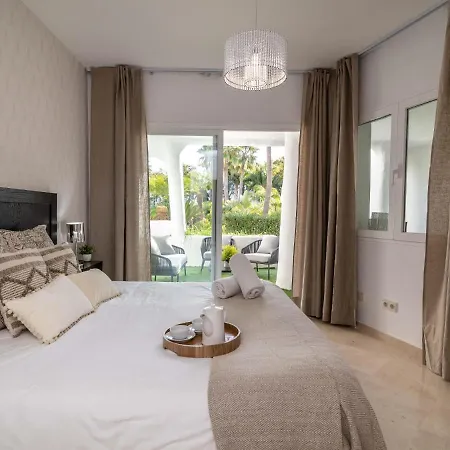 Apartment Vacation Marbella: Beachfront Retreat With Puerto Banus Access Marbella