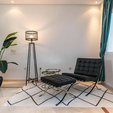 Apartment Vacation Marbella: Beachfront Retreat With Puerto Banus Access