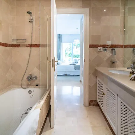 Apartment Vacation Marbella: Beachfront Retreat With Puerto Banus Access Marbella