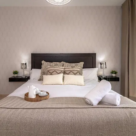 Apartment Vacation Marbella: Beachfront Retreat With Puerto Banus Access